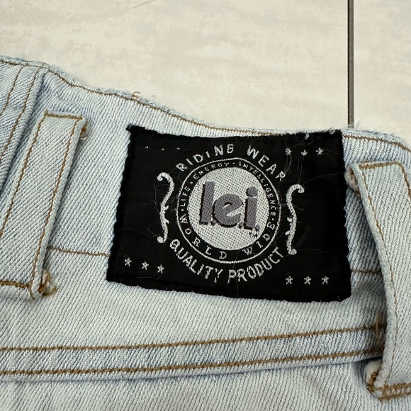 Vintage LEI Light Wash High Rise Denim Riding Shorts - Picture 8 of 9